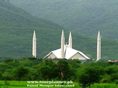 thmb4086Faisal masjid.jpg